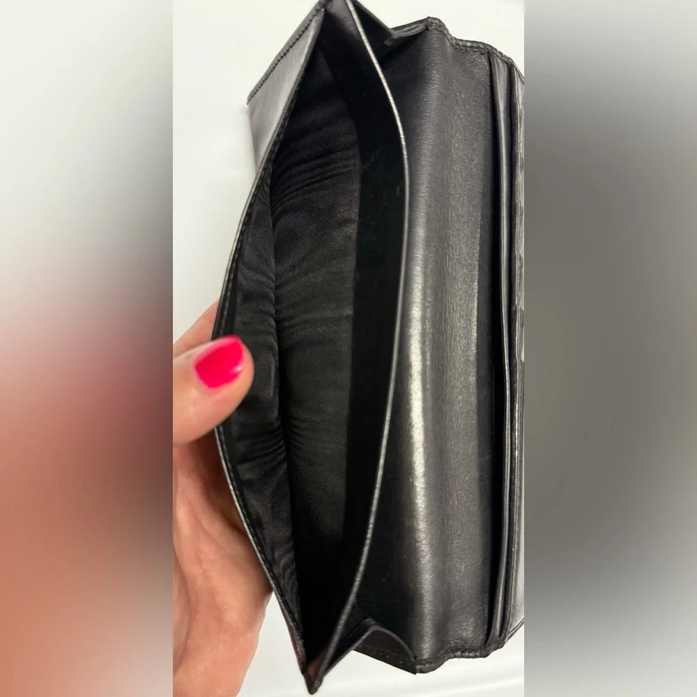 Gucci black leather bifold wallet